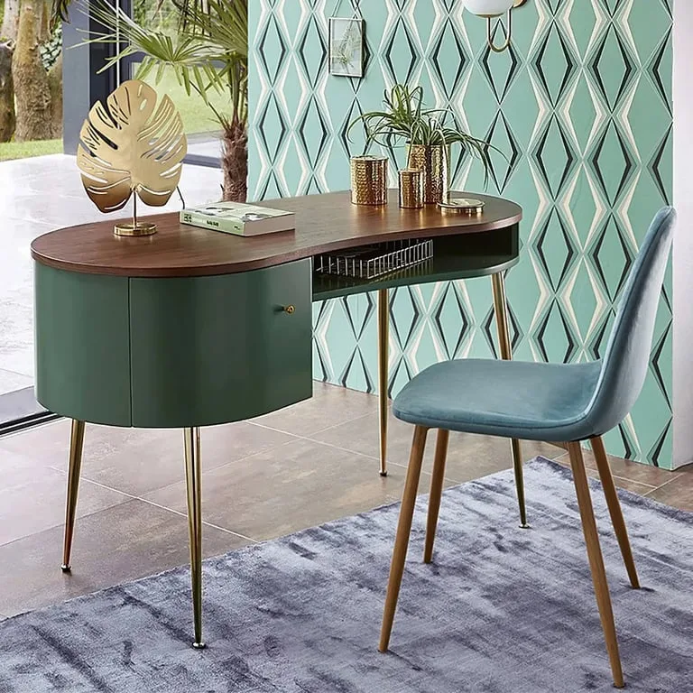 Soleil Curved Desk - Natural wood.